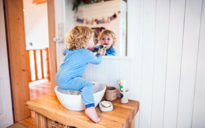 ¿Cómo hay que cepillarse los dientes?